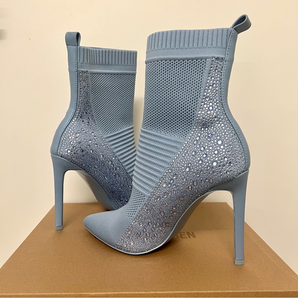 Steve Madden Baby Blue Maxwelle Ankle Sock Boots w Rhinestones Size 10